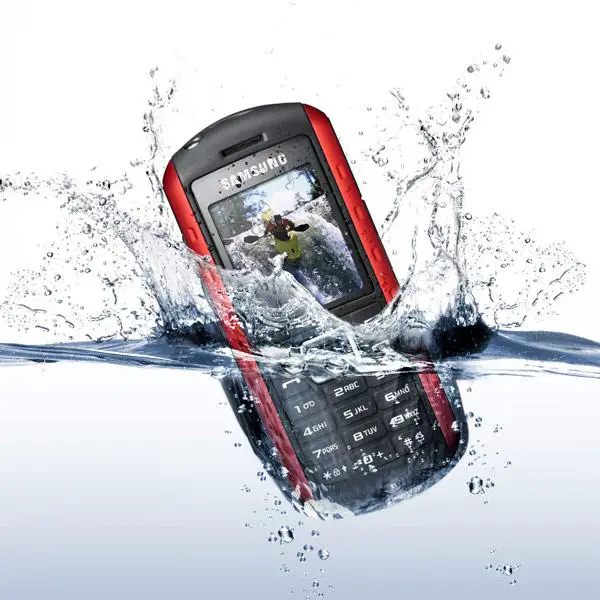 Mobilni upao u vodu